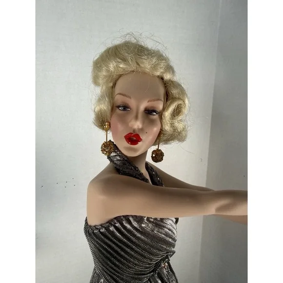 Franklin Mint "Marilyn Monroe" Porcelain Doll 19" Gentlemen Prefer Blondes" 1994 - Picture 12 of 17